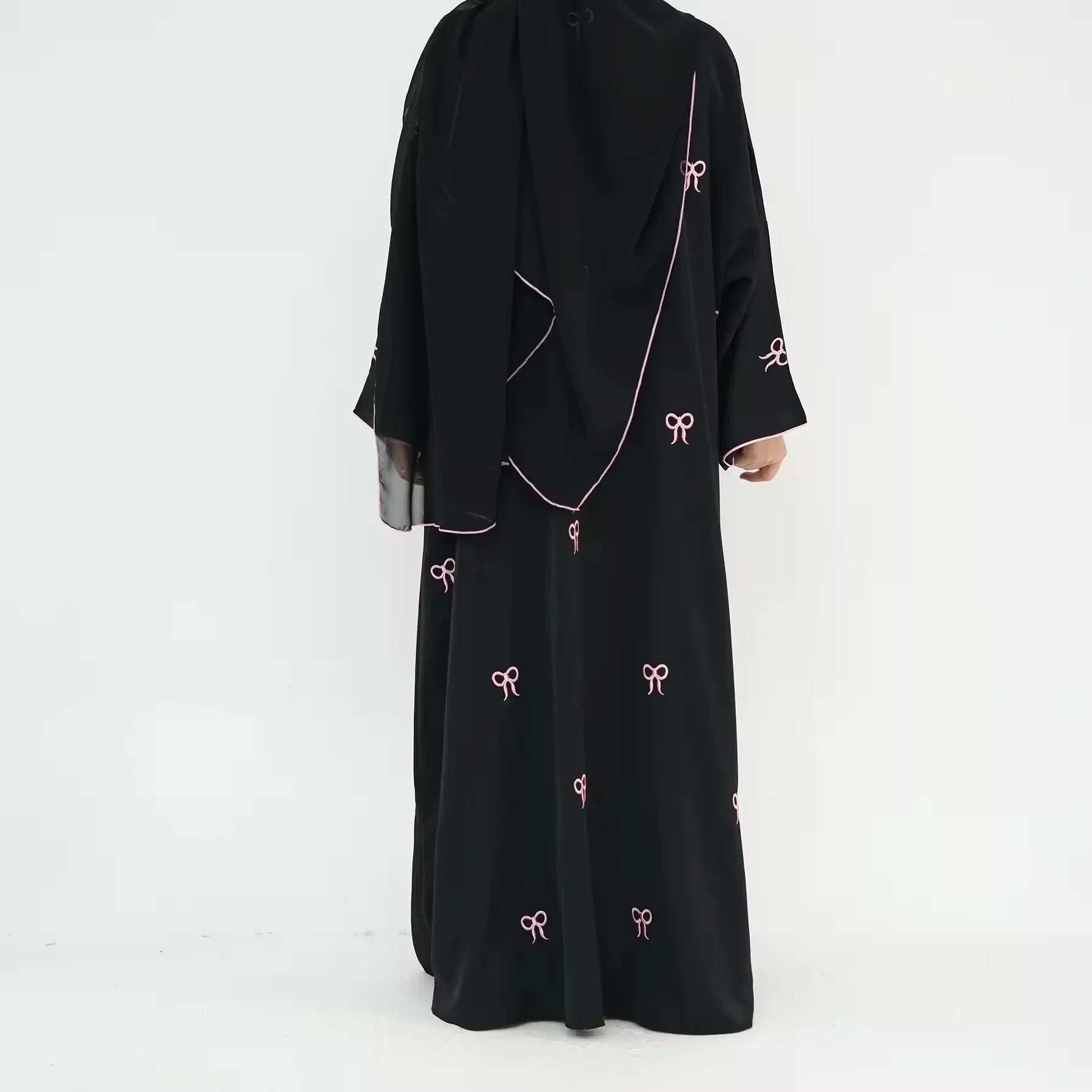 Black Embroidered Abaya - Abaya Vida
