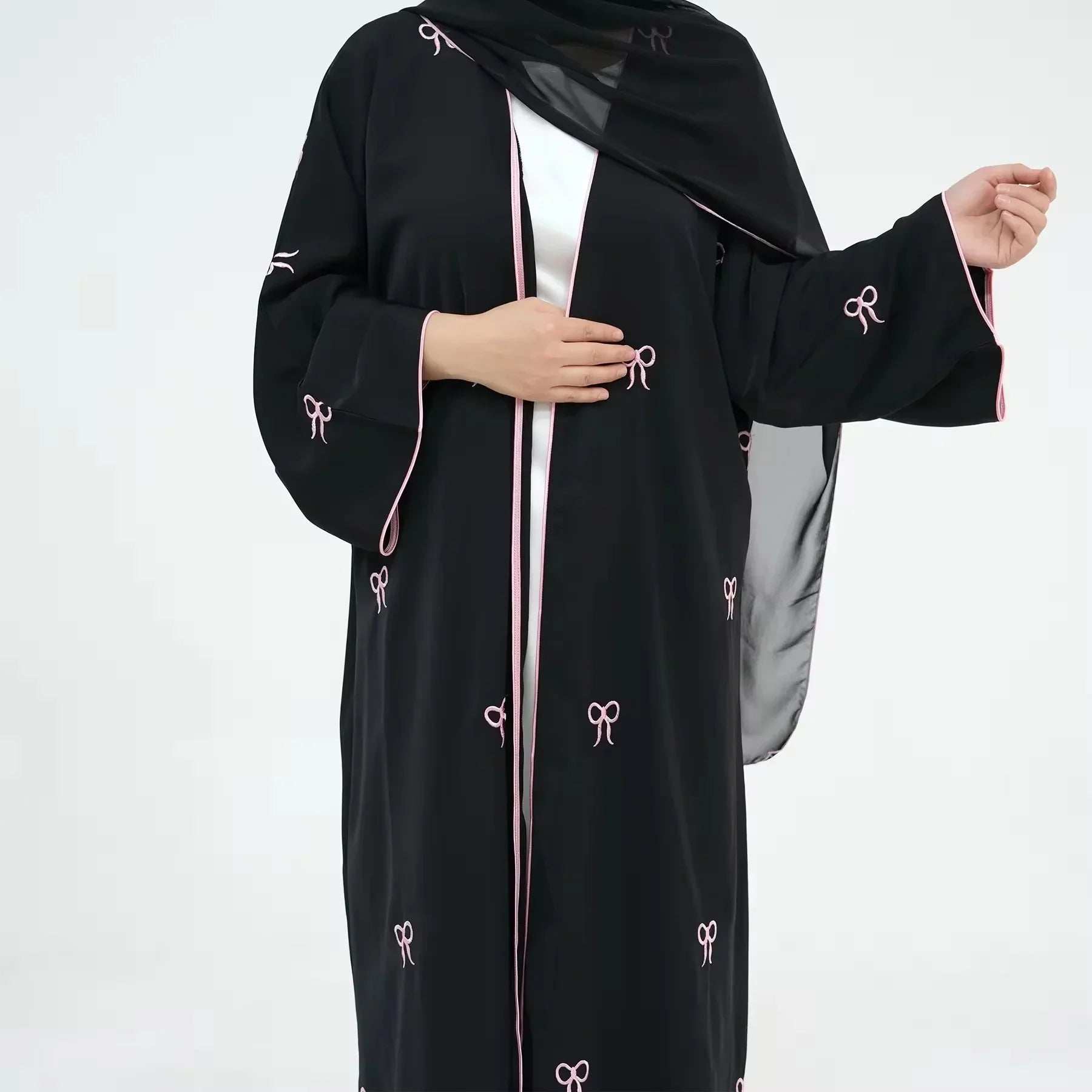 Black Embroidered Abaya - Abaya Vida