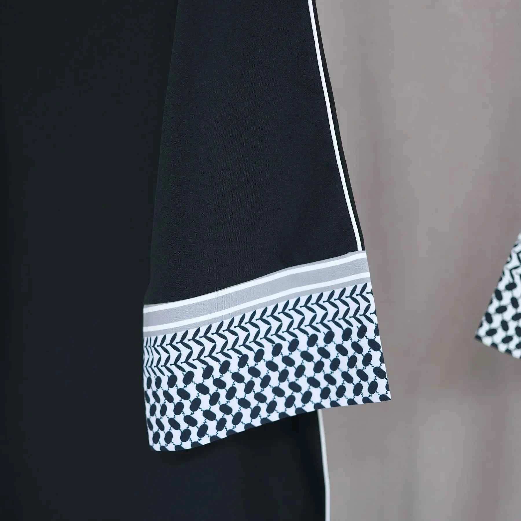 Elegant Studded Abaya - Abaya Vida