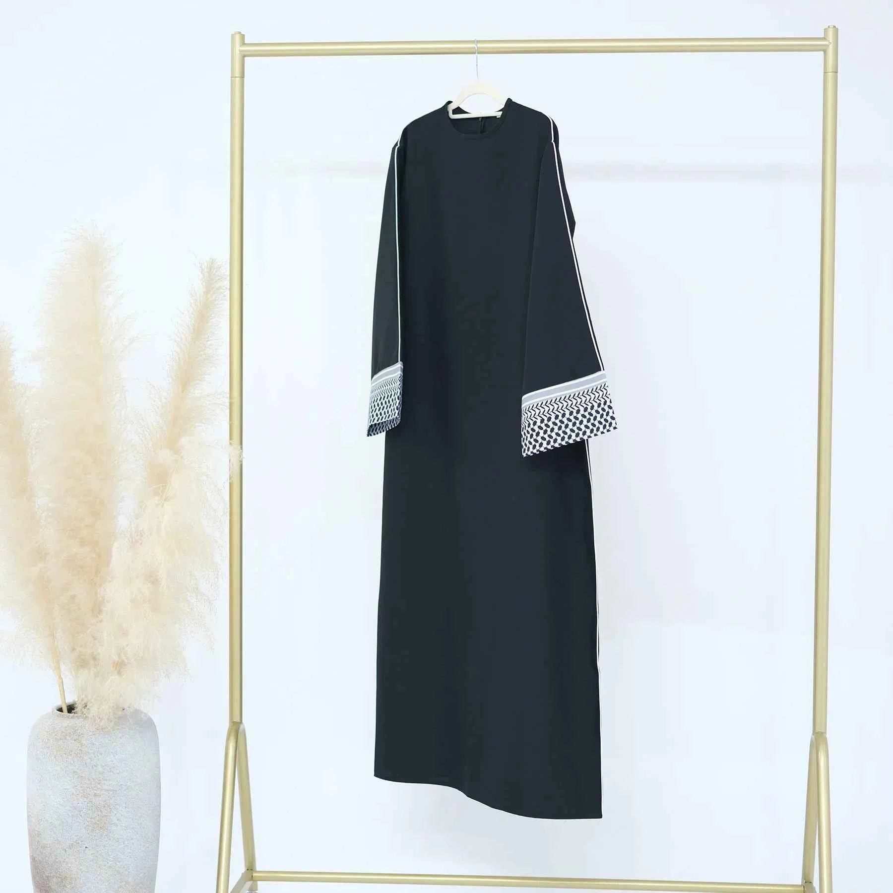 Elegant Studded Abaya - Abaya Vida