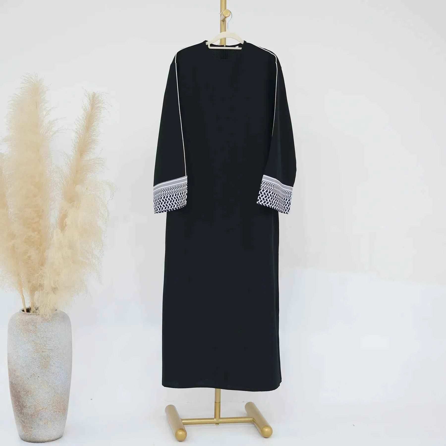 Elegant Studded Abaya - Abaya Vida