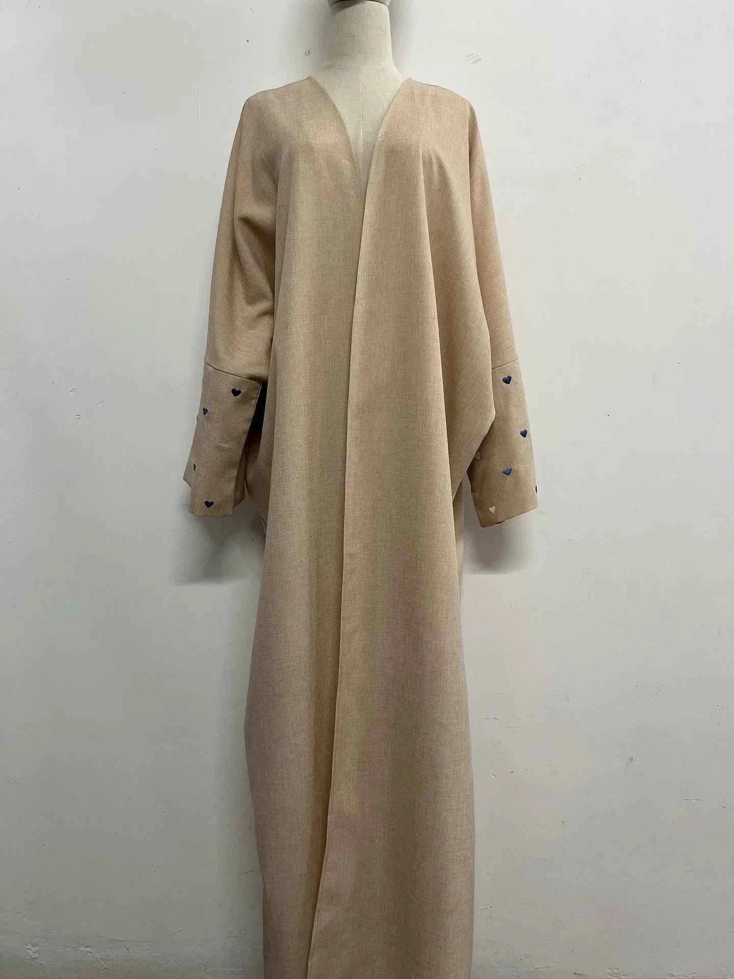 Embroidered Love Abaya - Abaya Vida