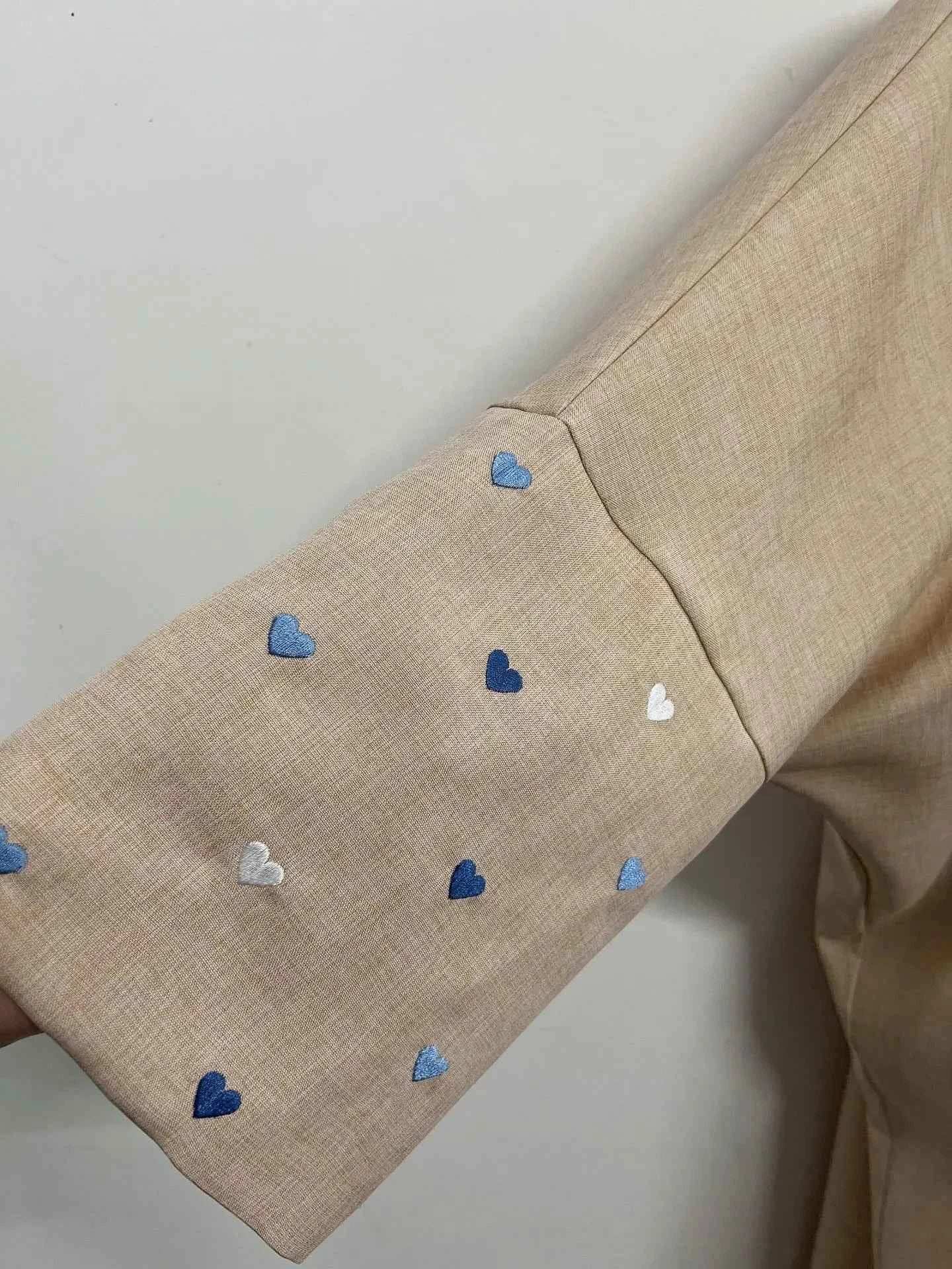 Embroidered Love Abaya - Abaya Vida