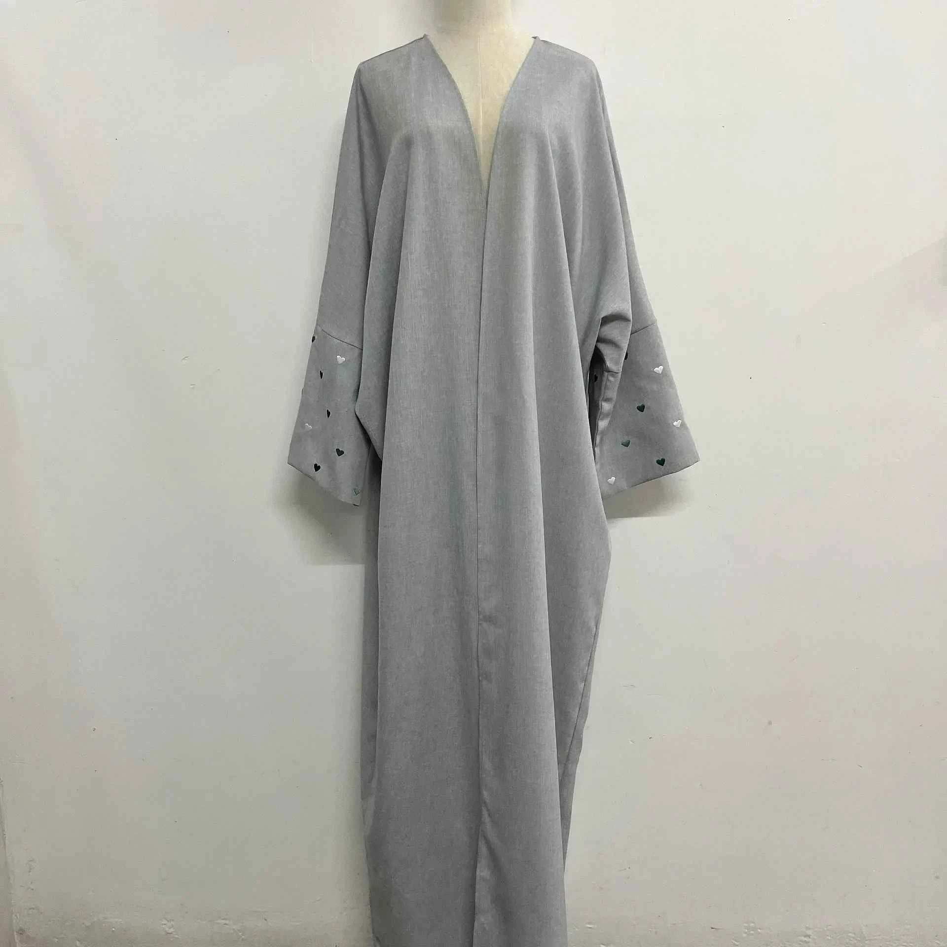 Embroidered Love Abaya - Abaya Vida