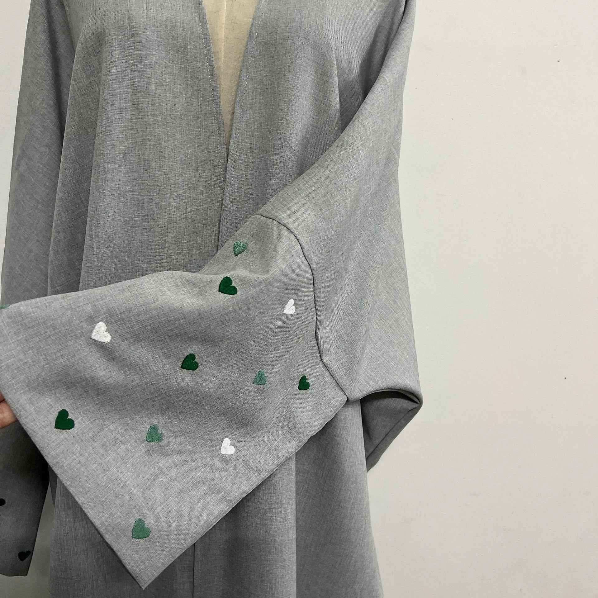 Embroidered Love Abaya - Abaya Vida