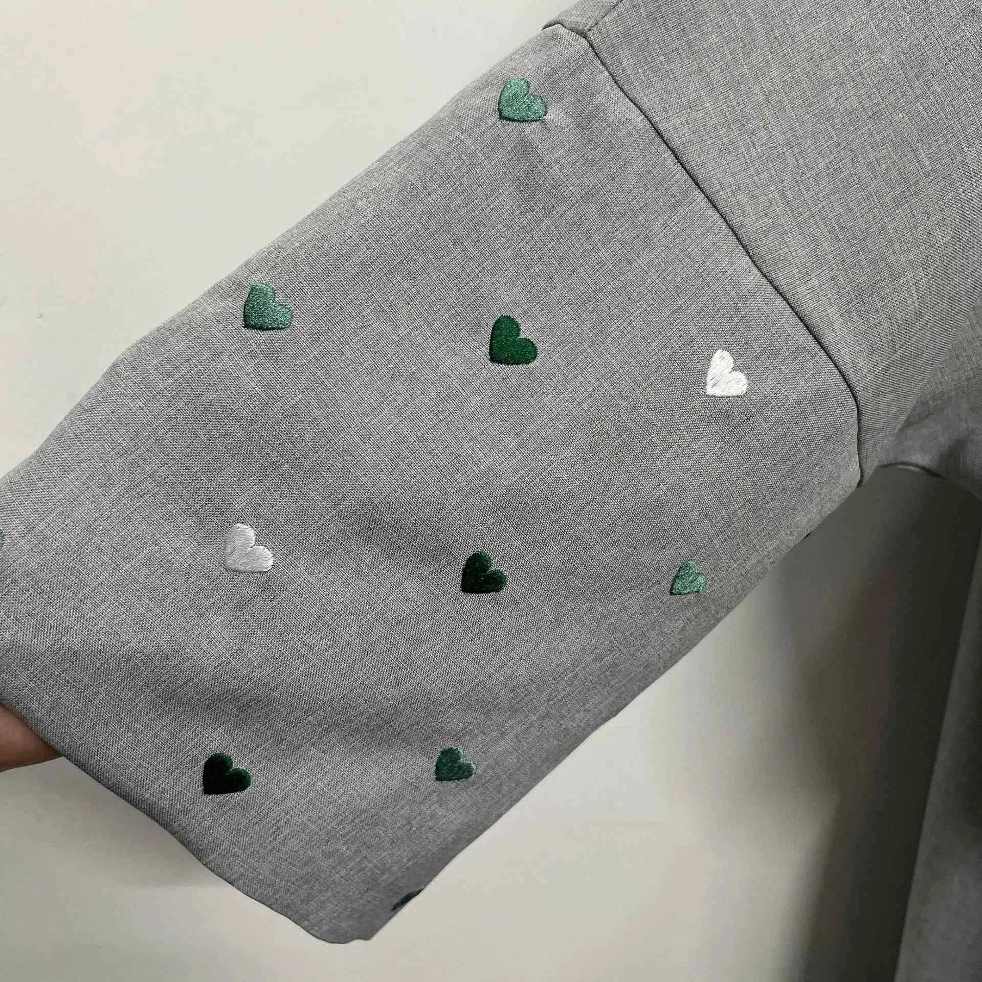 Embroidered Love Abaya - Abaya Vida