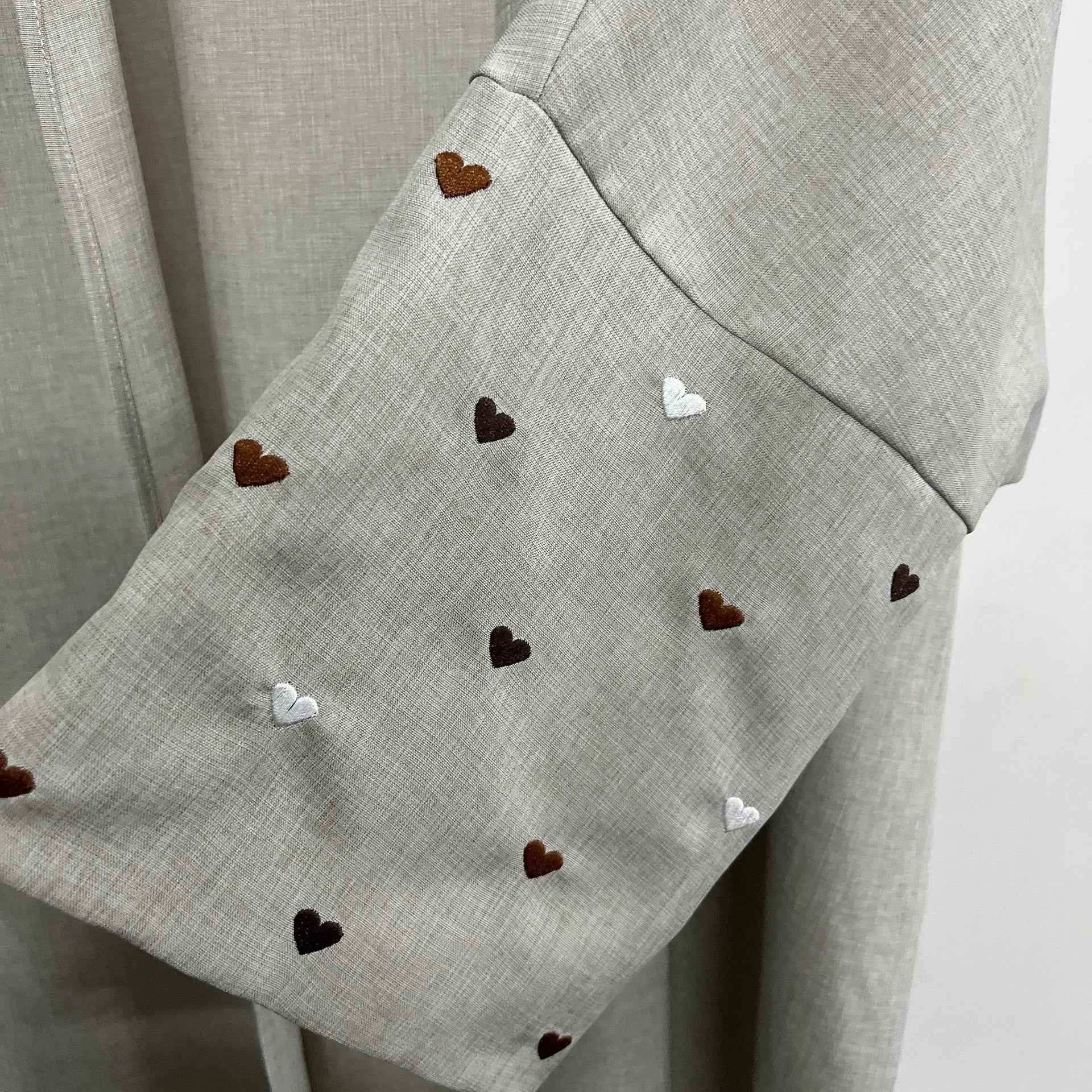 Embroidered Love Abaya - Abaya Vida