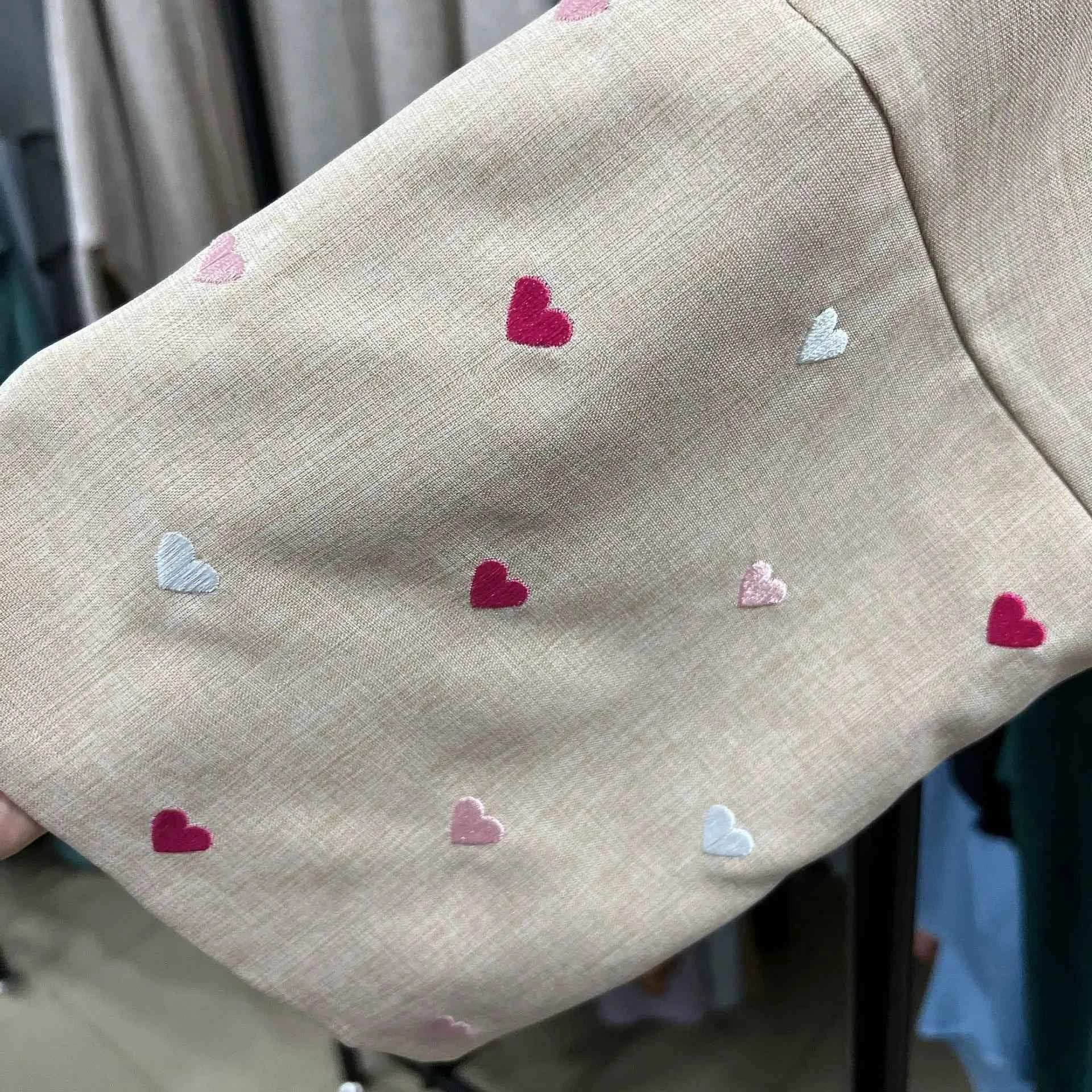 Embroidered Love Abaya - Abaya Vida