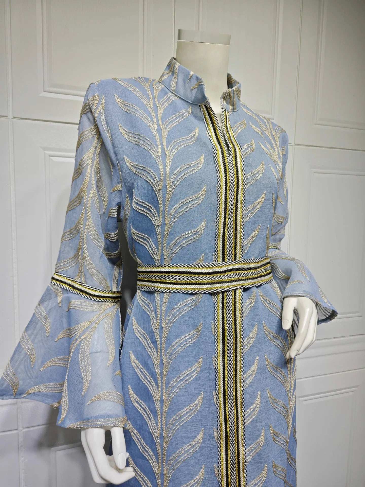 Royal Embroidered Abaya - Abaya Vida