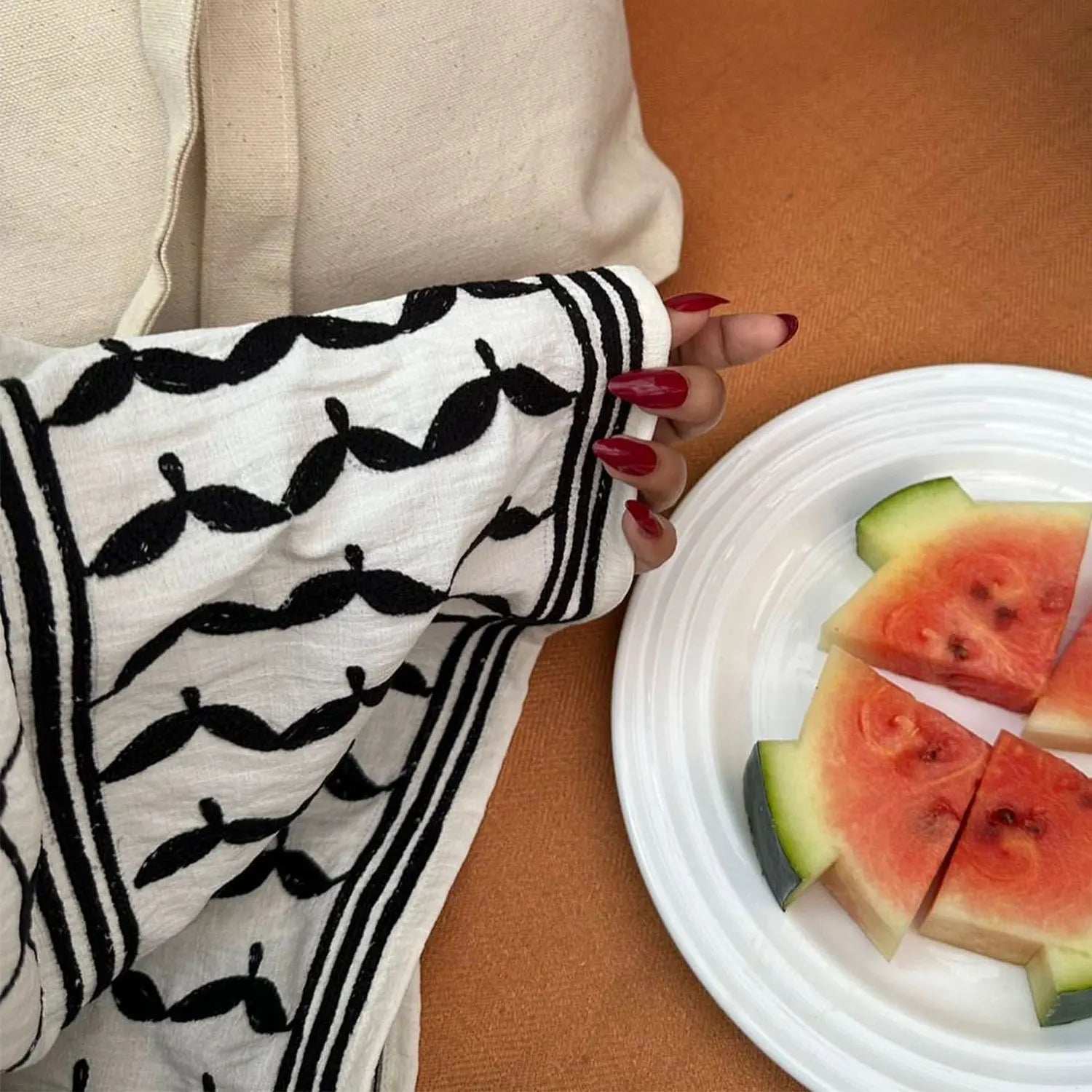 Zahra Embroidered Abaya - Abaya Vida