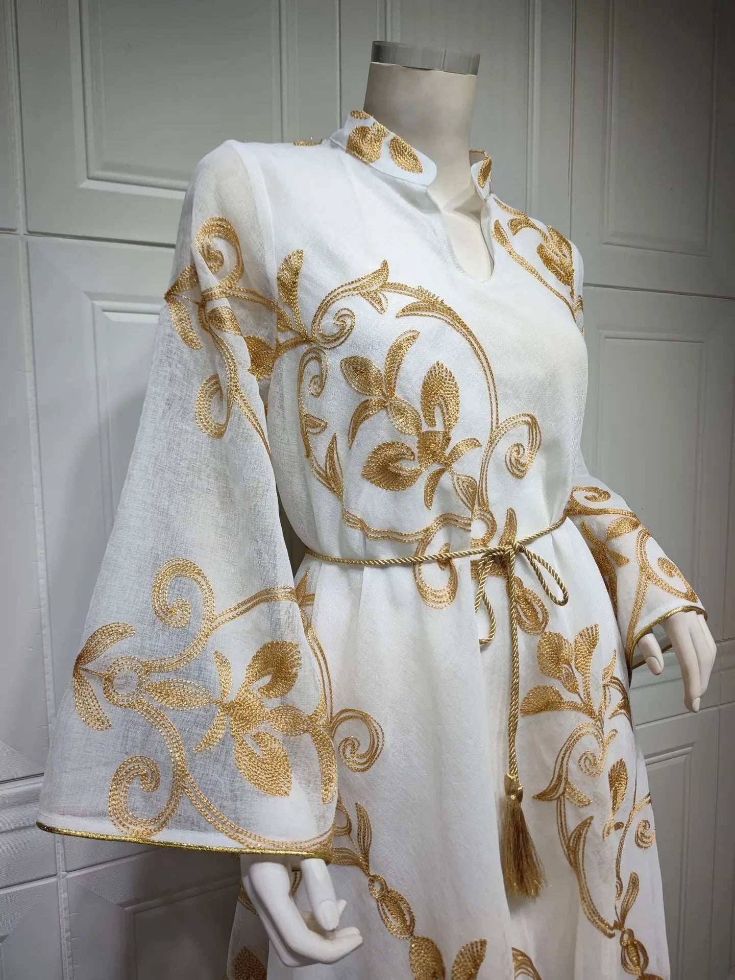 Luxe Embroidered Dubai Abaya - Abaya Vida