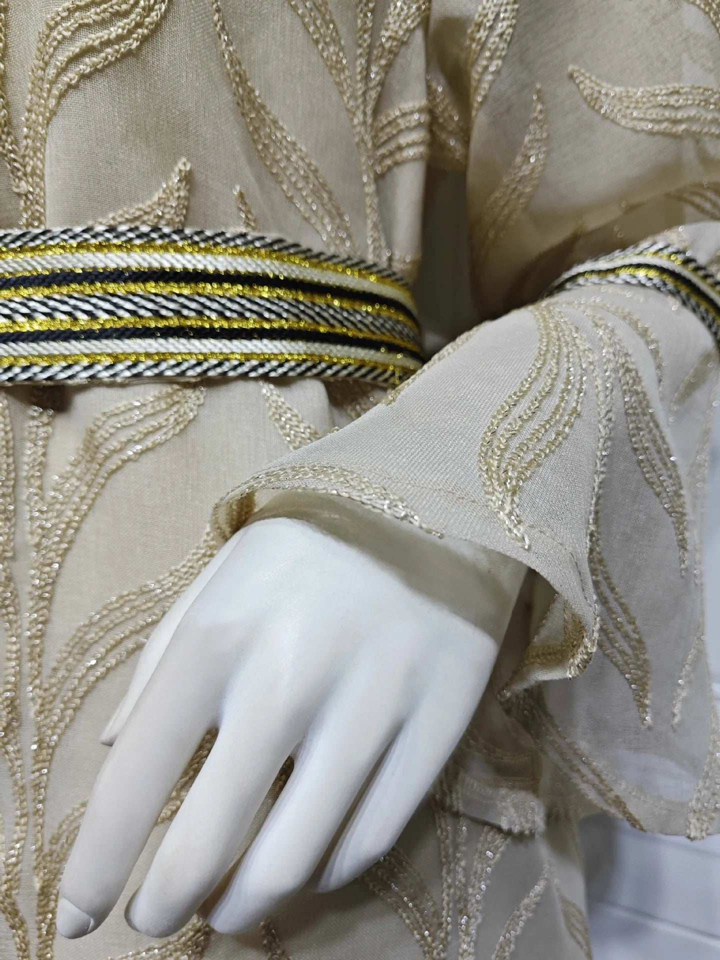 Royal Embroidered Abaya - Abaya Vida