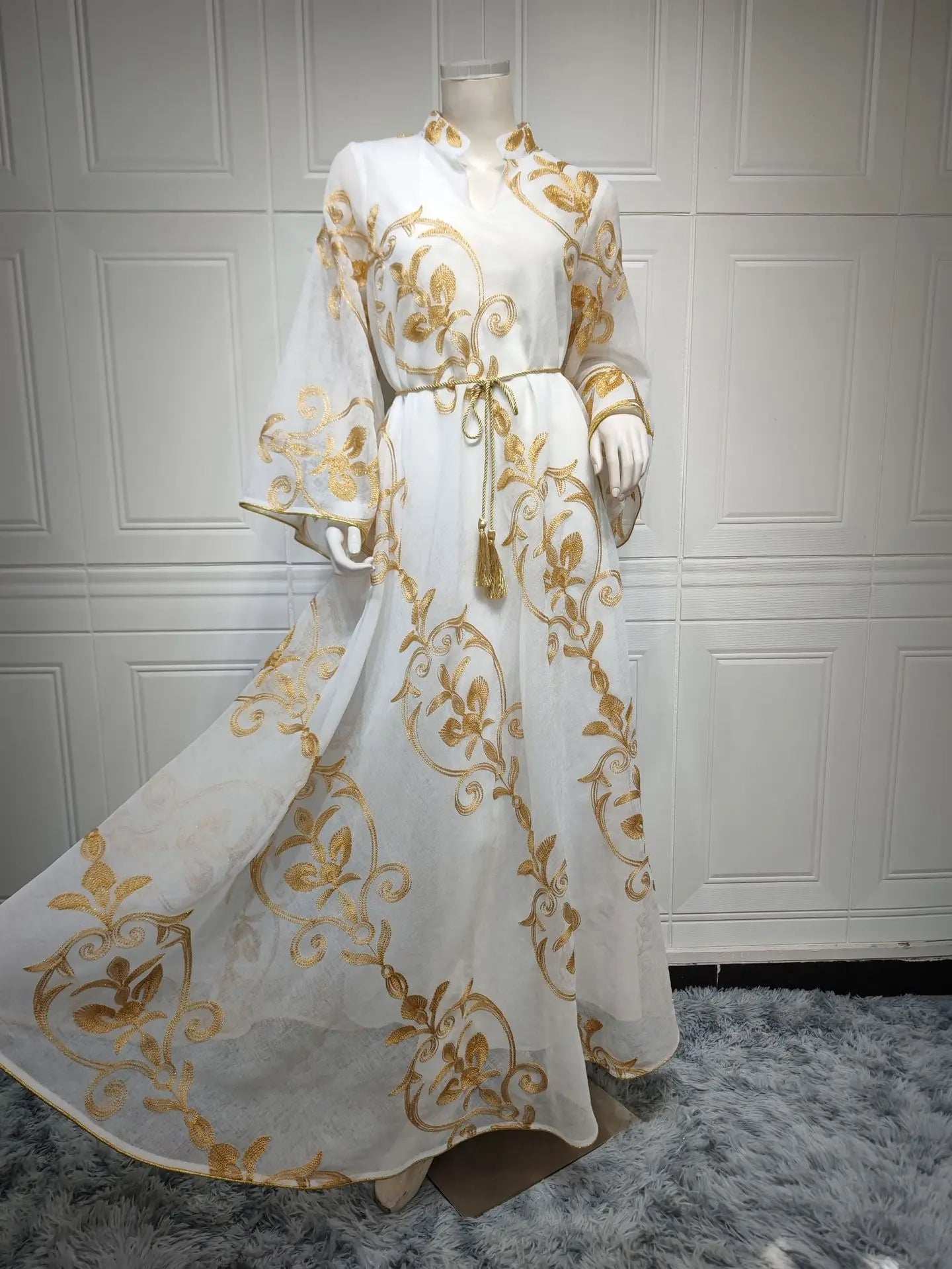 Luxe Embroidered Dubai Abaya - Abaya Vida