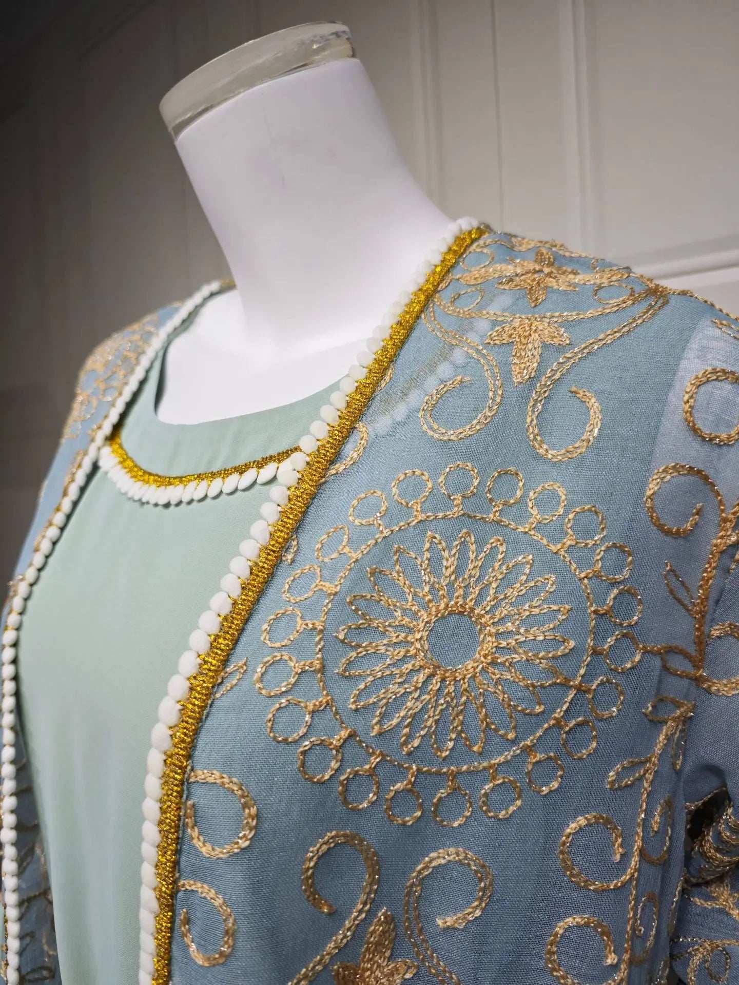 Green Floral Embroidered Abaya - Abaya Vida