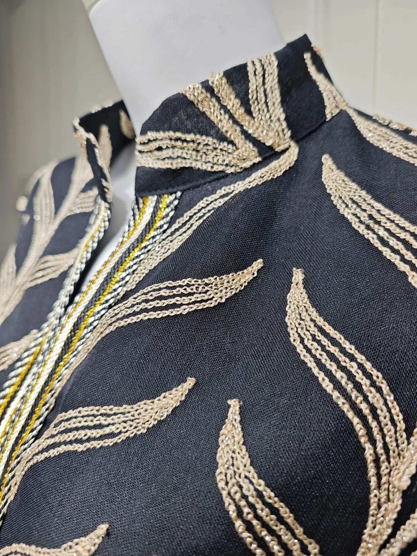 Royal Embroidered Abaya - Abaya Vida