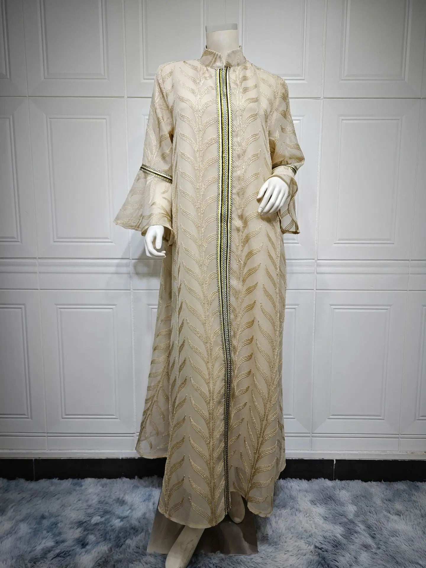 Royal Embroidered Abaya - Abaya Vida