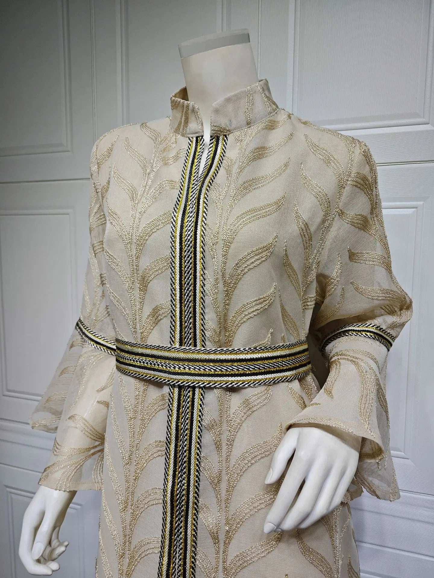 Royal Embroidered Abaya - Abaya Vida