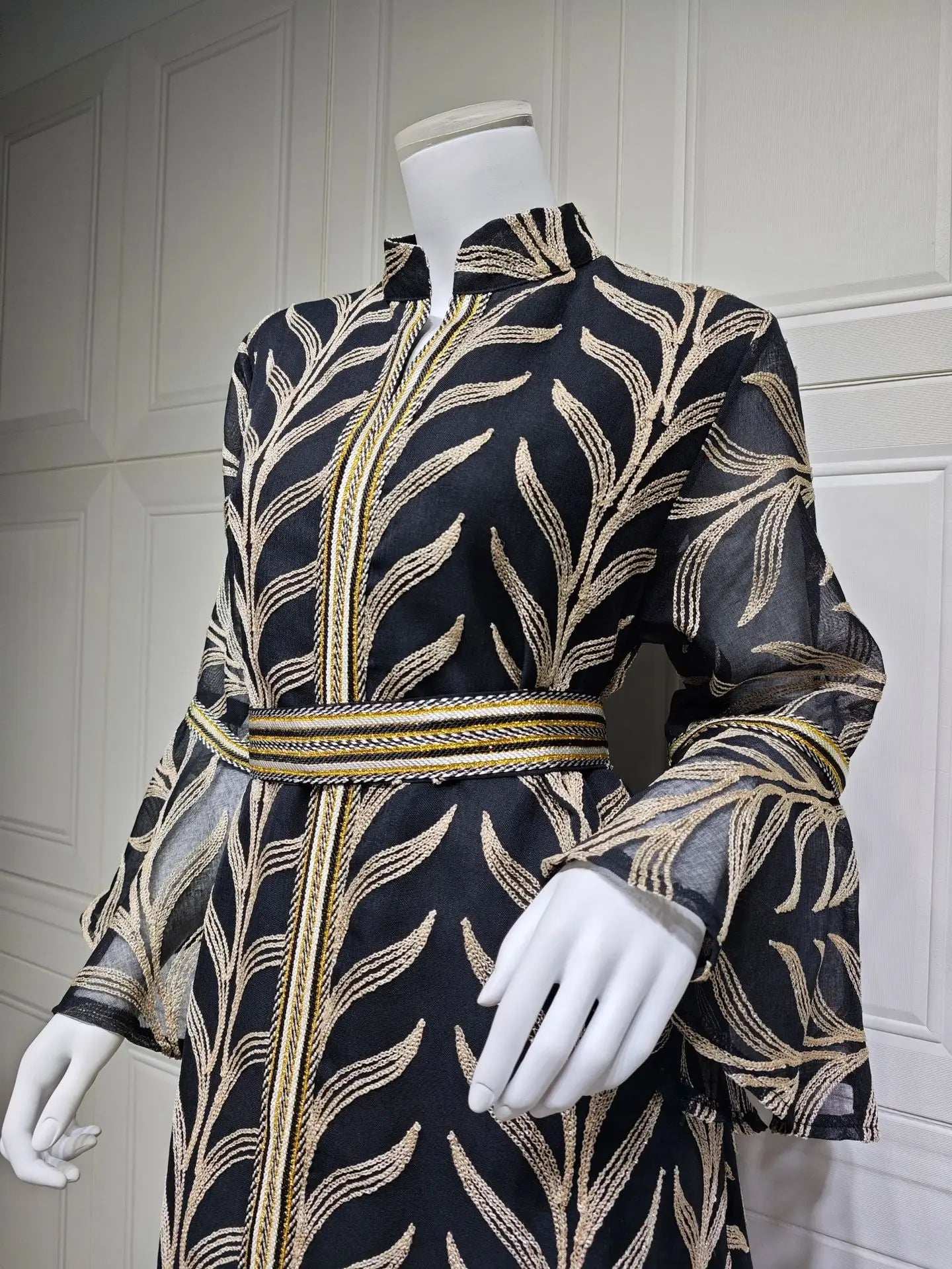 Royal Embroidered Abaya - Abaya Vida