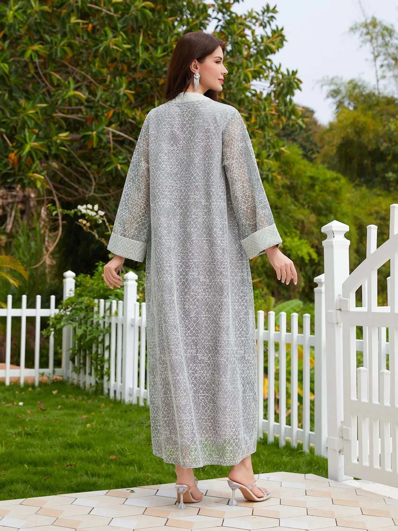 Tassel Charm Saudi Abaya - Abaya Vida