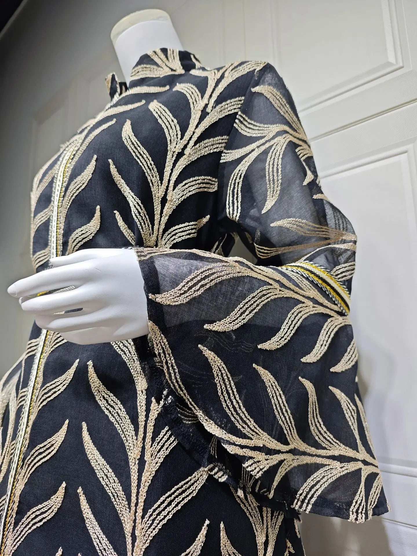 Royal Embroidered Abaya - Abaya Vida