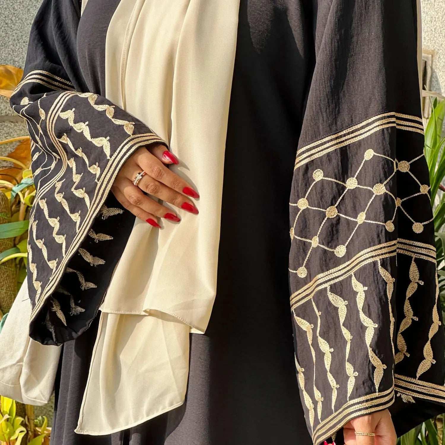 Zahra Embroidered Abaya - Abaya Vida