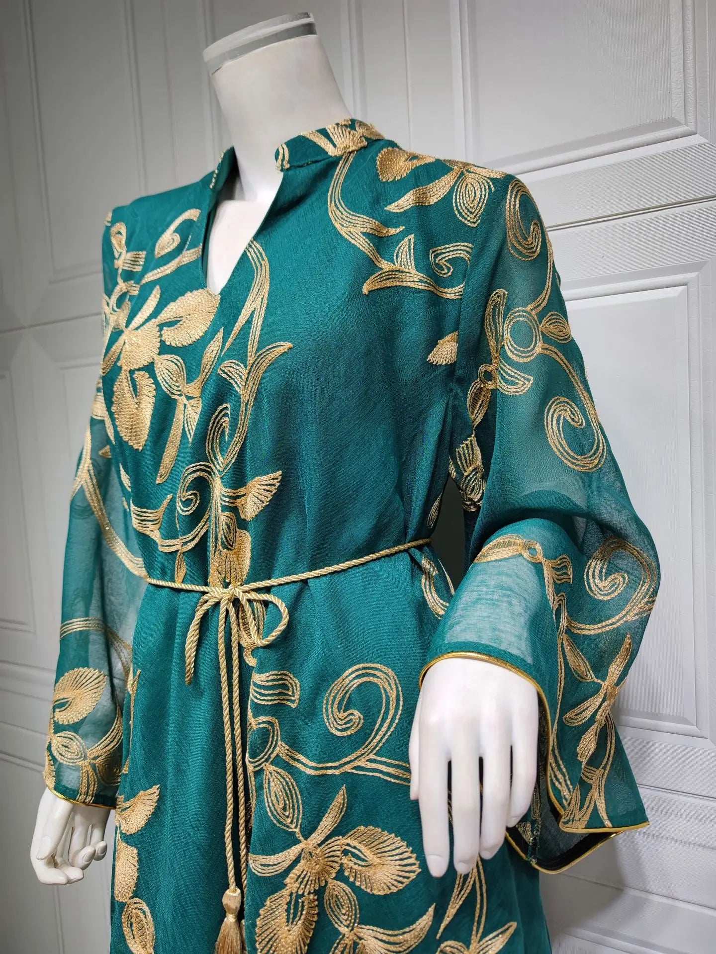 Luxe Embroidered Dubai Abaya - Abaya Vida