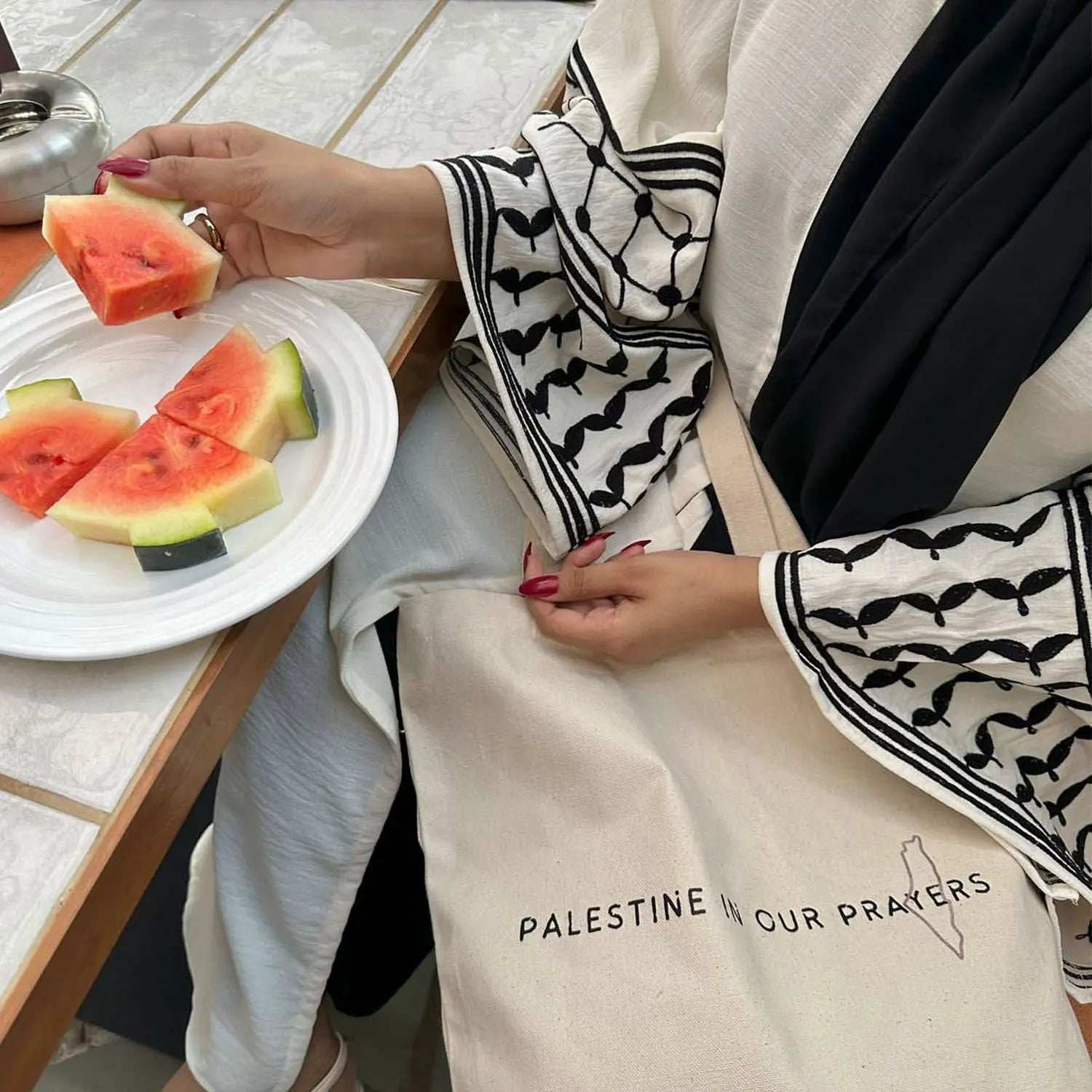 Zahra Embroidered Abaya - Abaya Vida