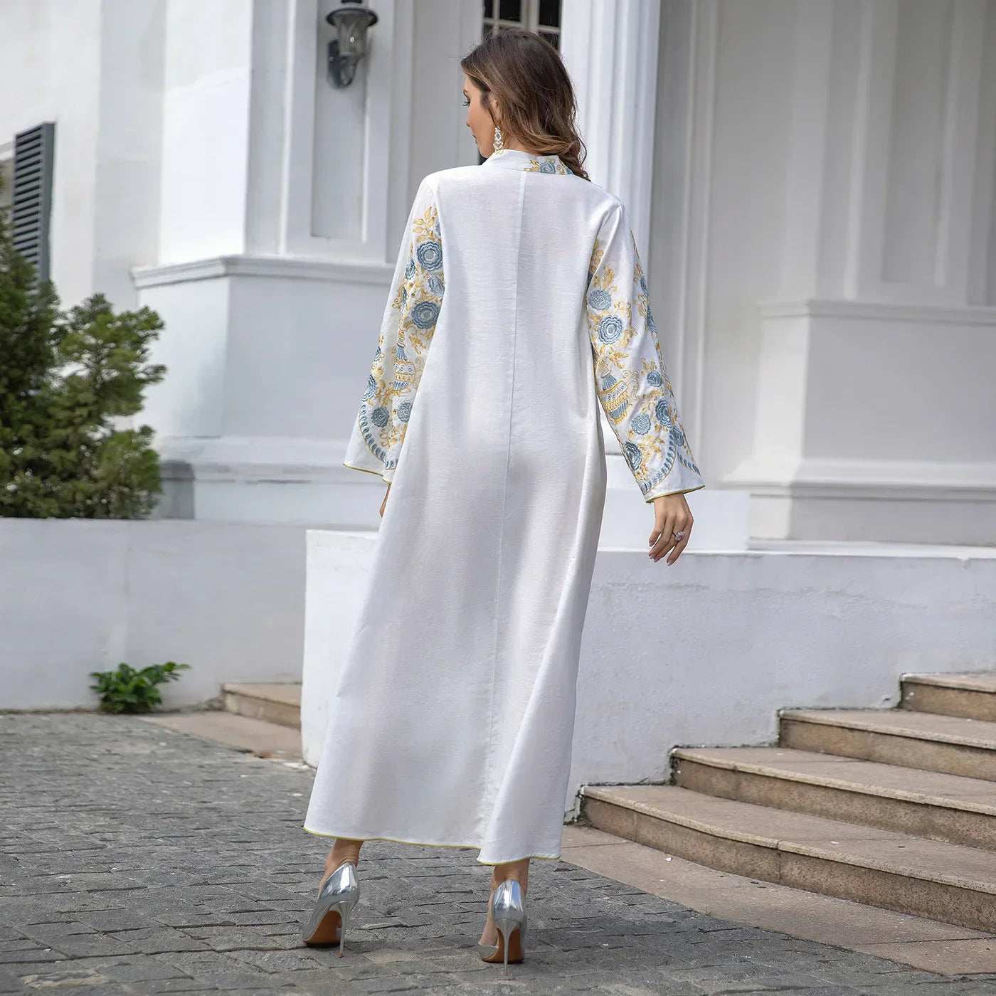 Embroidered Dubai Abaya - Abaya Vida