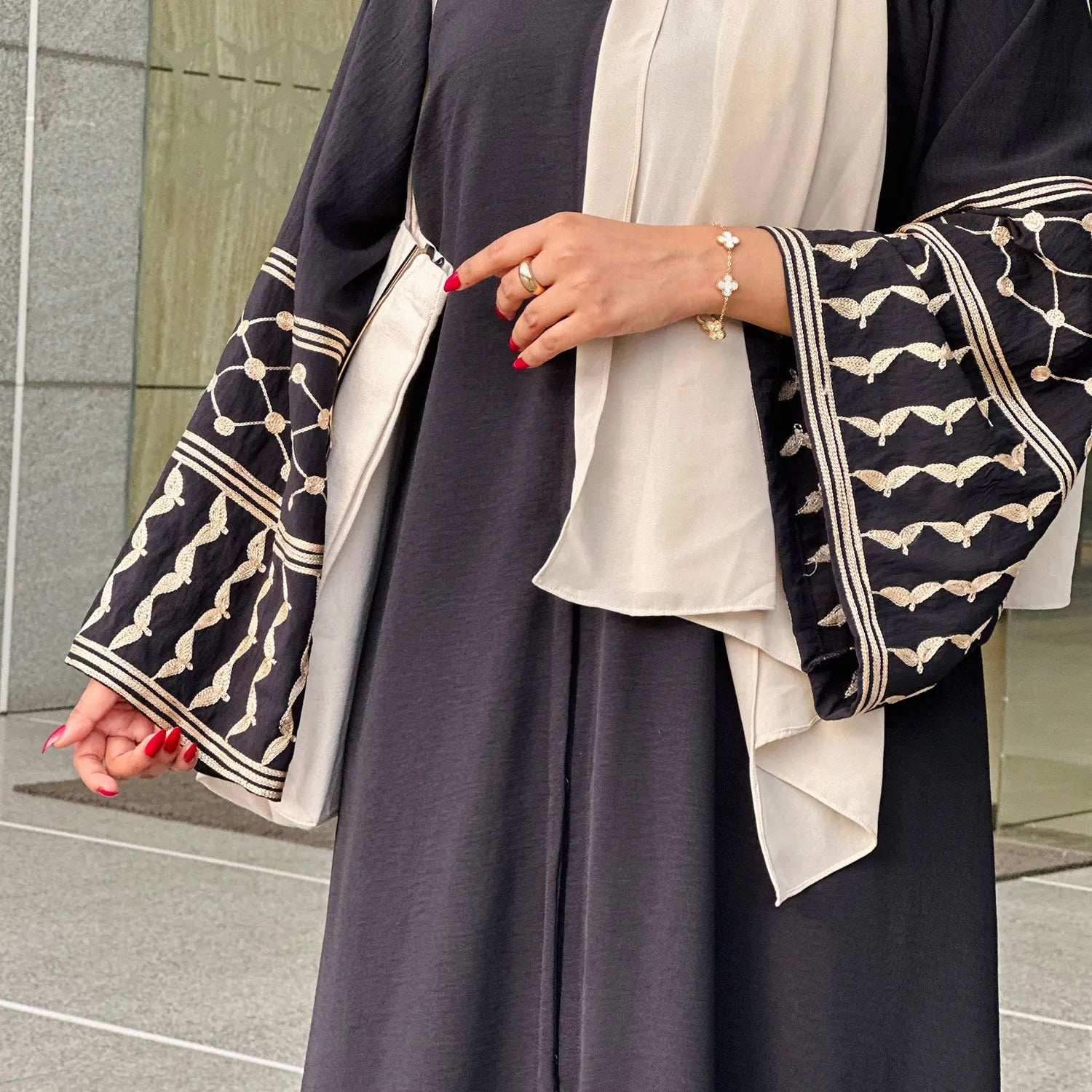 Zahra Embroidered Abaya - Abaya Vida