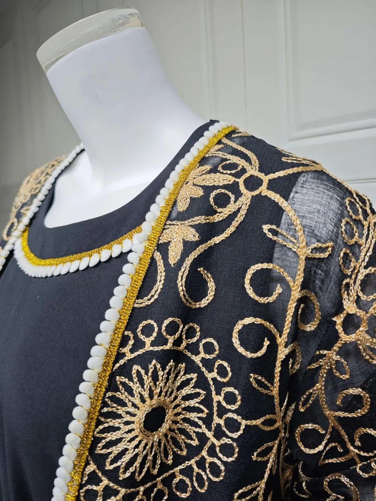 Green Floral Embroidered Abaya - Abaya Vida