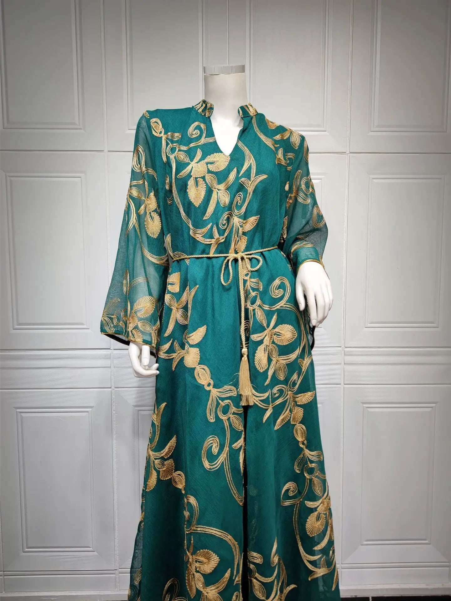 Luxe Embroidered Dubai Abaya - Abaya Vida