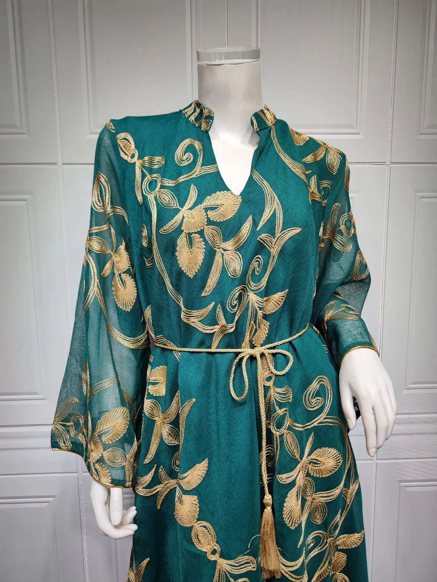 Luxe Embroidered Dubai Abaya - Abaya Vida