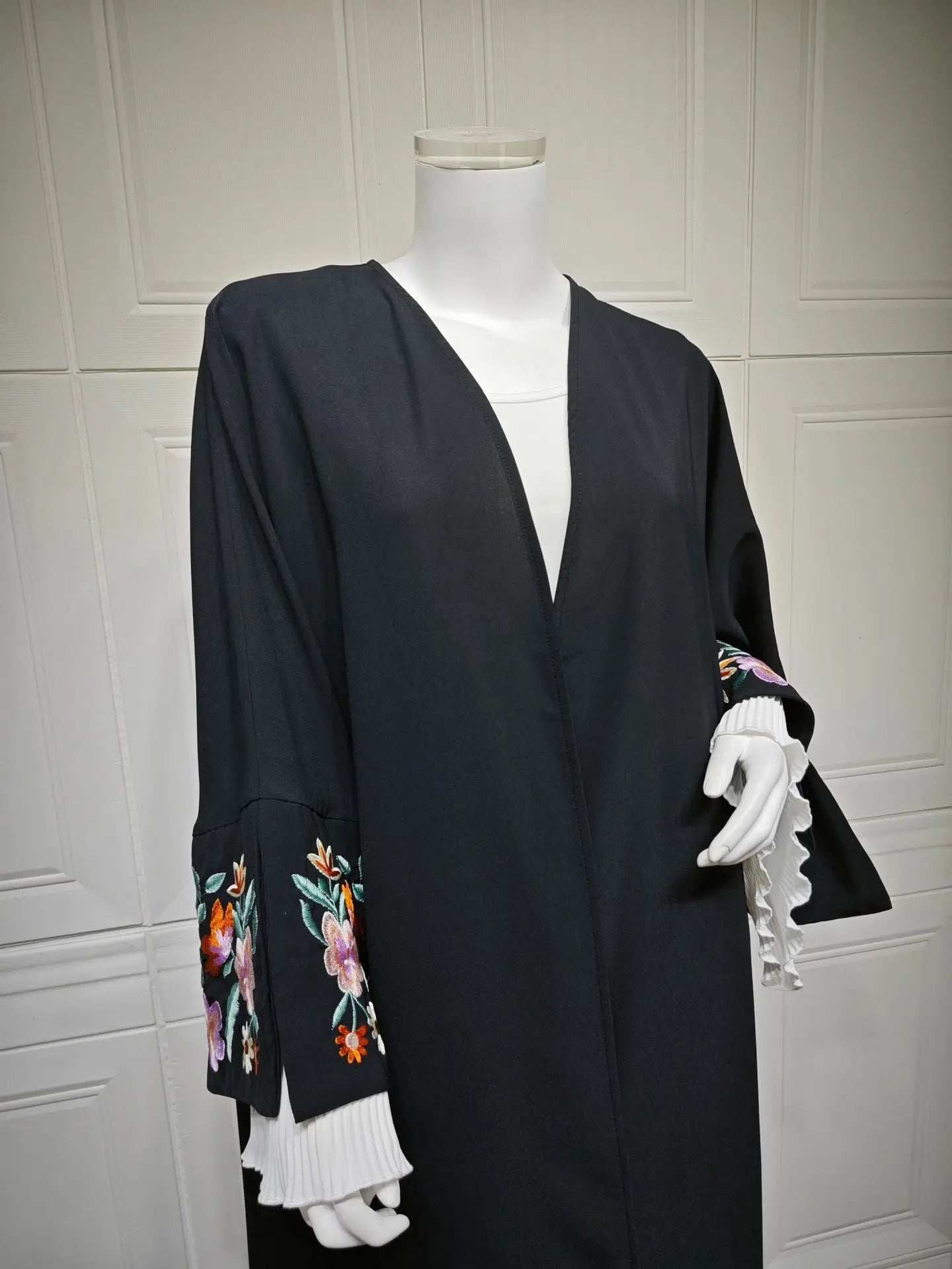 Layali Embroidered Abaya - Abaya Vida