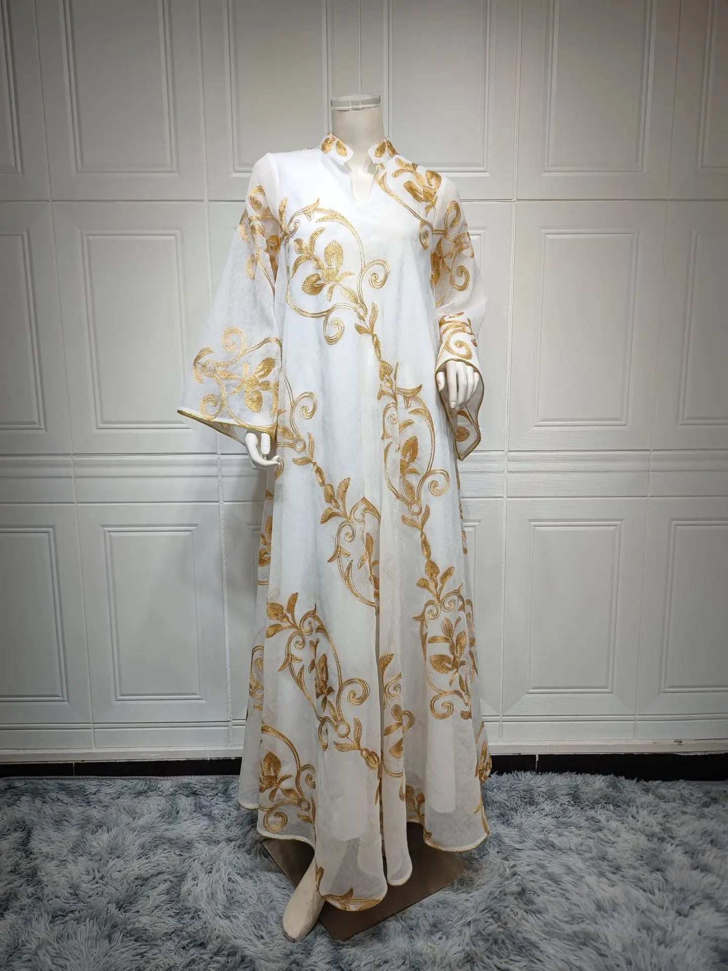 Luxe Embroidered Dubai Abaya - Abaya Vida