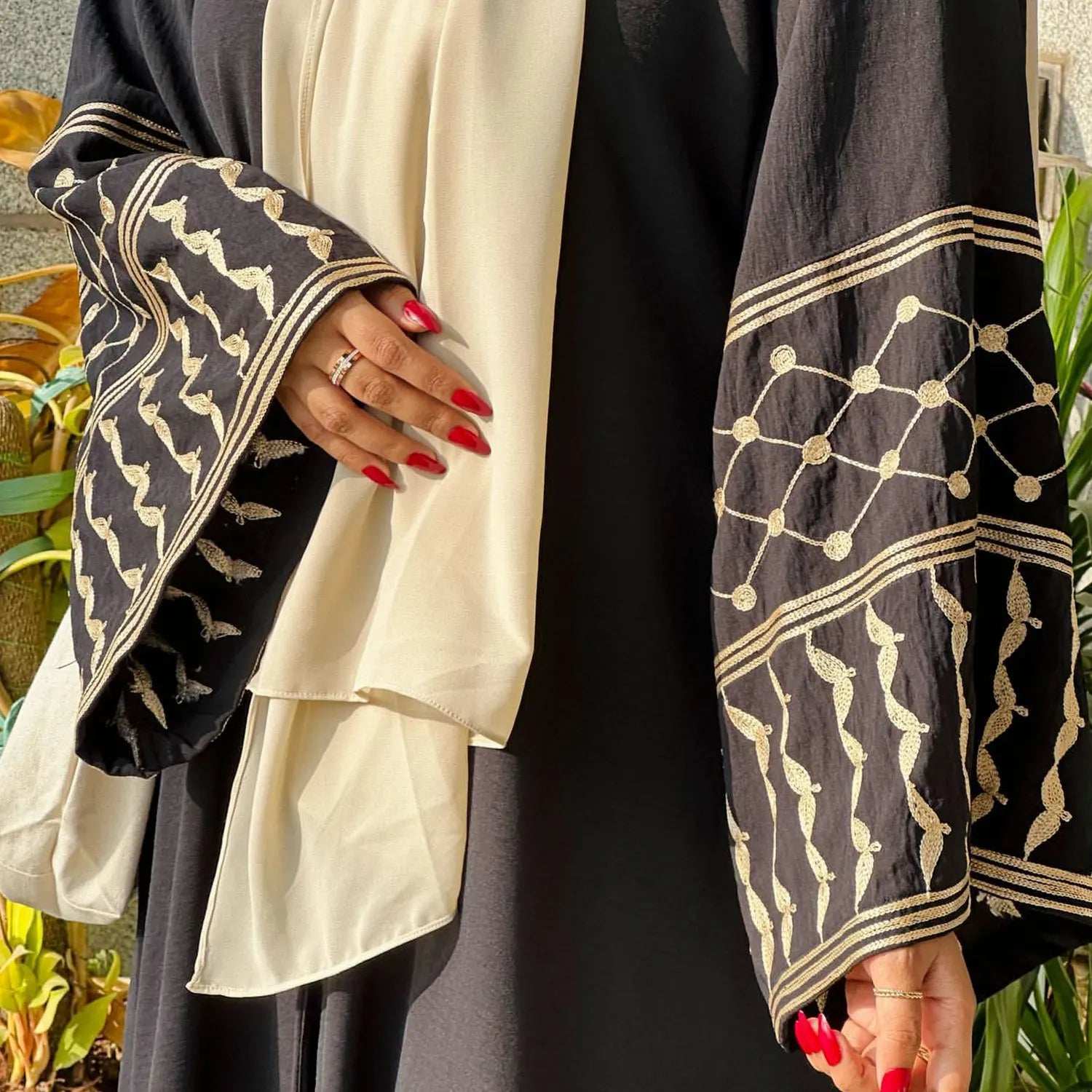 Zahra Embroidered Abaya - Abaya Vida