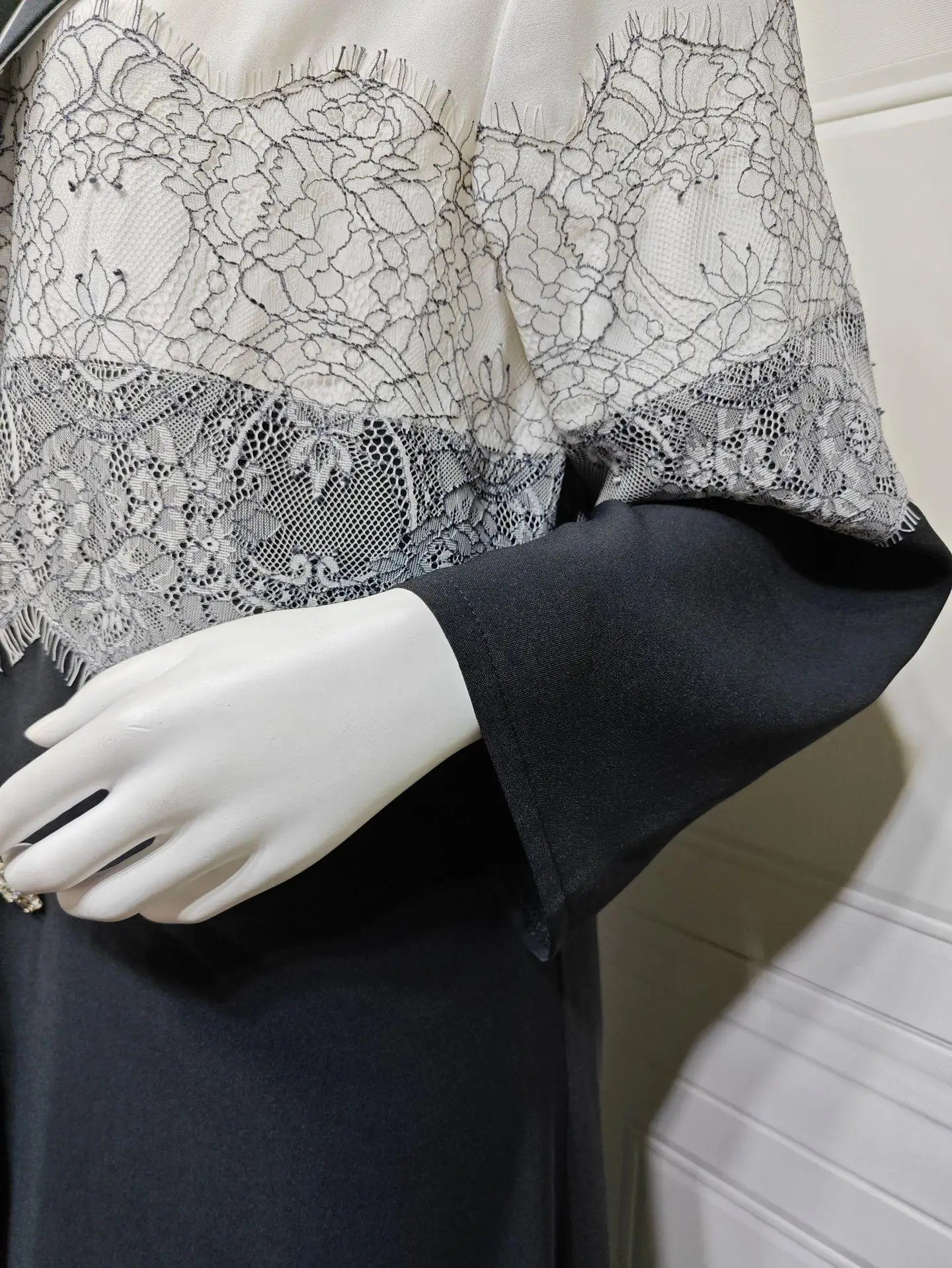 Modest Lace Trim Abaya – Open Front Robe with Lapel Collar