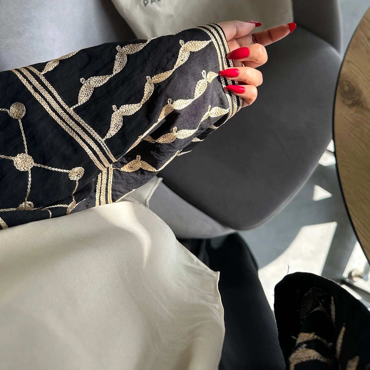 Zahra Embroidered Abaya - Abaya Vida