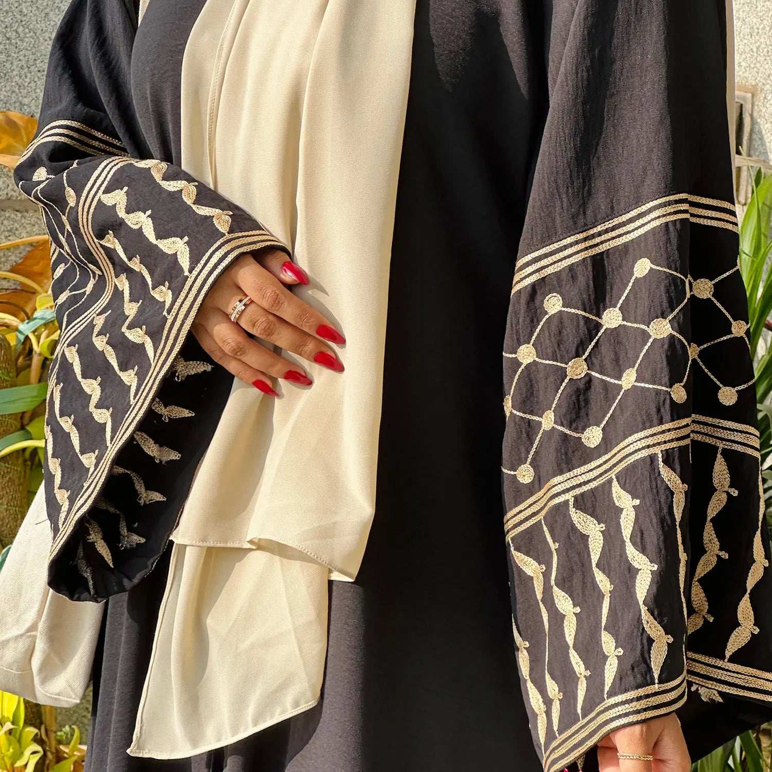 Zahra Embroidered Abaya - Abaya Vida