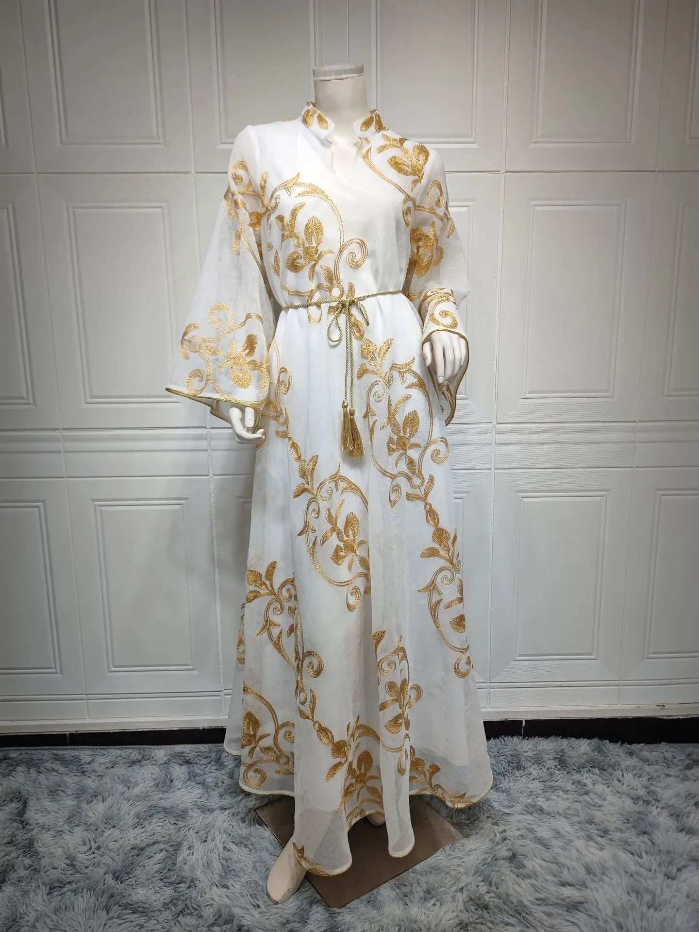 Luxe Embroidered Dubai Abaya - Abaya Vida